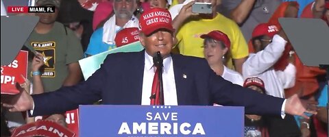 Trump Speech in Miami, Nov 7 2022, takes off hat during rain