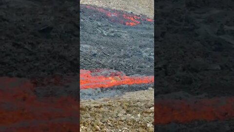 Stone getting burned on lava! 🤯😳#volcano #viral #shorts #foryou