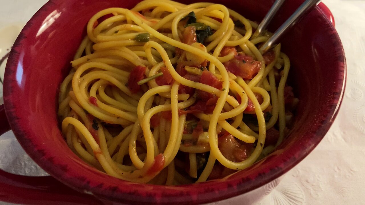 One Pot Basil Spaghetti | Food Frenzy Friday