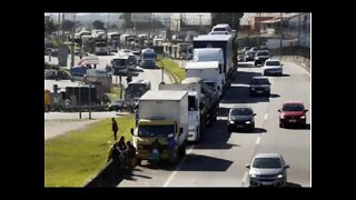 Caminhoneiros avaliam paralisação nacional em novembro se governo não atender demandas