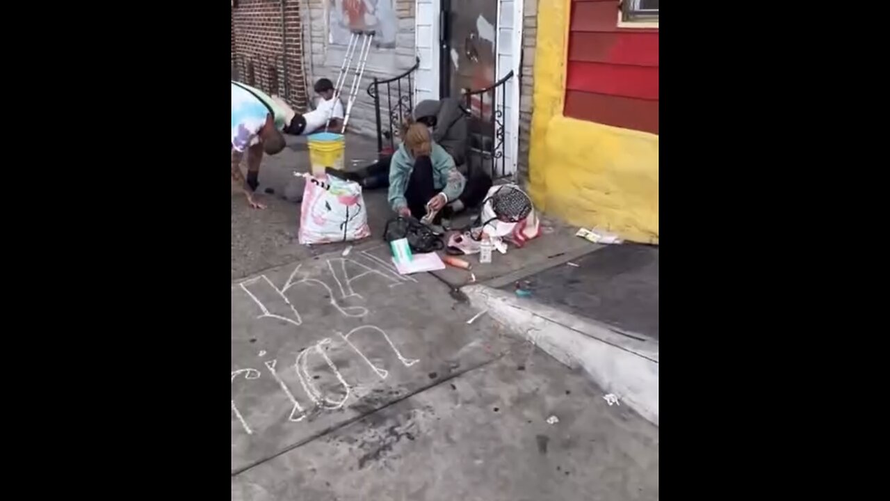 ON THE STREETS OF KENSINGTON PHILADELPHIA🧟‍♂️⛺️🆘DRUGS CRIMES AND ZOMBIE LAND🧟‍♀️👣🐚⚠️💫