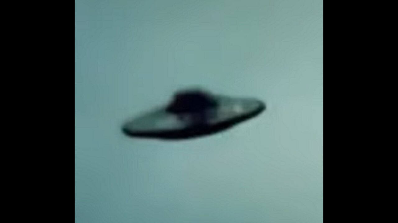 Flying Saucer And Stealth Fighter Captured At Area 51,