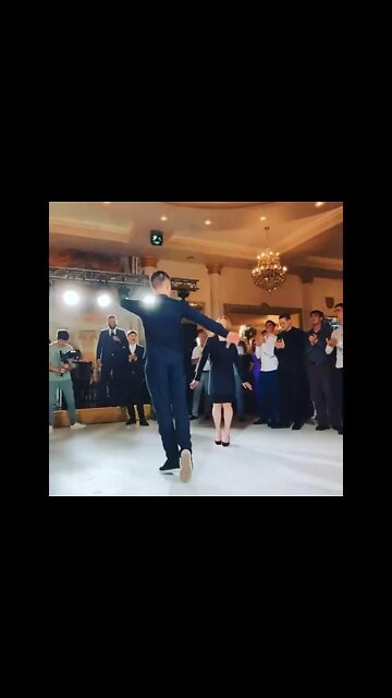 ВОТ ЭТО ТАНЕЦ ДЕВУШКА И ПАРЕНЬ ТАНЧУЮТ ОЧЕНЬ КЛАССНО 2022 #shorts