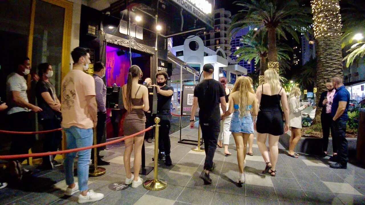 Australian Nightlife on the Gold Coast - Surfers Paradise