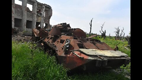 Vehiculos blindados de la OTAN/Ucrania destruidos por todo el campo