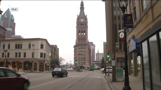 Paid time off for Milwaukee city employees who become parents