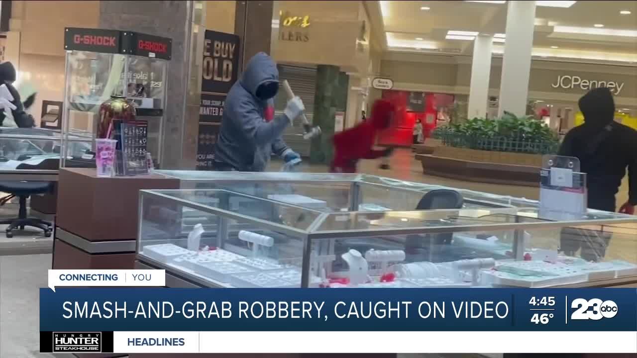 Merced smash and grab robbery caught on cell phone video