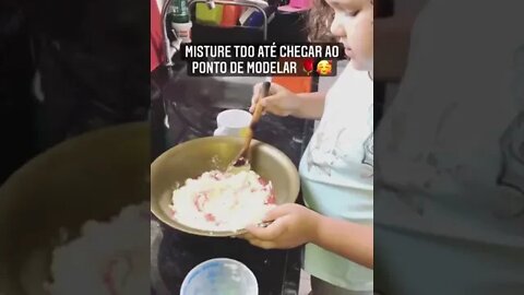 Massinha de Modelar - Receita, Como fazer ( Memel na cozinha 2021 ) Aprenda !!! #shorts