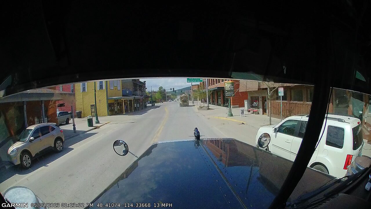 Left turn close call.