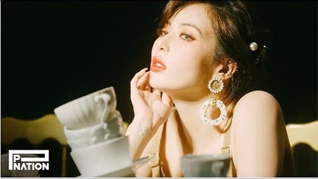 HyunA - FLOWER SHOWER M/V