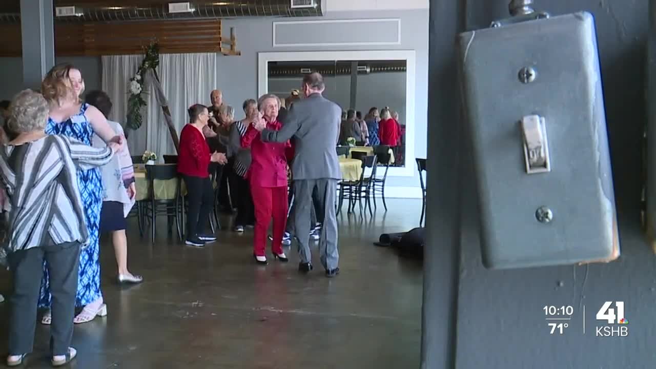 Prom for senior citizens returns for 1st time since COVID-19 pandemic