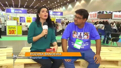 Entrevista para TV divulgando meu livro Em Tempo De de Eros na Bienal do Livro.