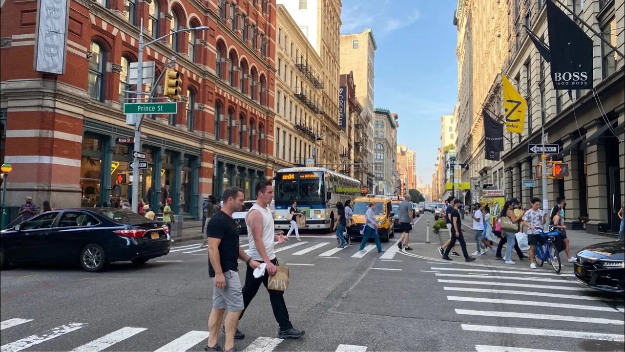 New York City LIVE: What’s Happening in SoHo during NY Fashion Week?