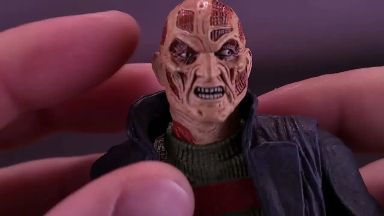 NECA Toys Wes Cravens New Nightmare Ultimate Freddy Krueger Figure @The Review Spot