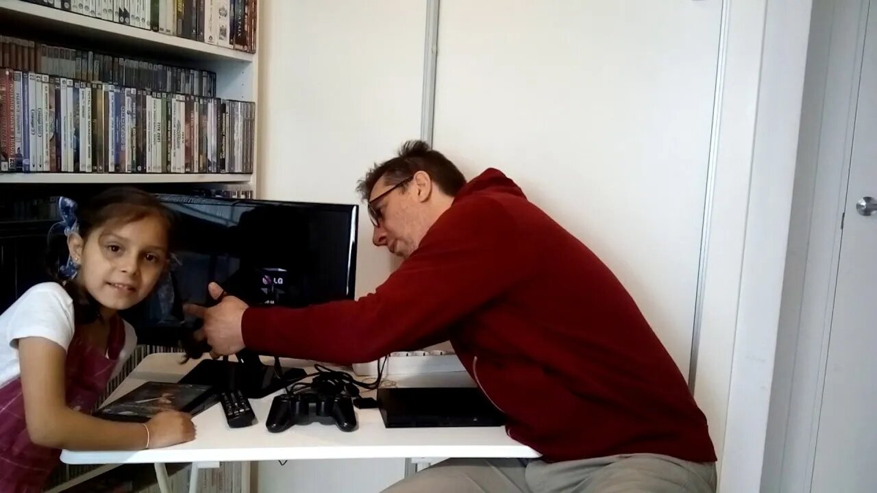 Caçada Gamer 74 - Mais um Playstation 2? - Vida de Gamer na Espanha.