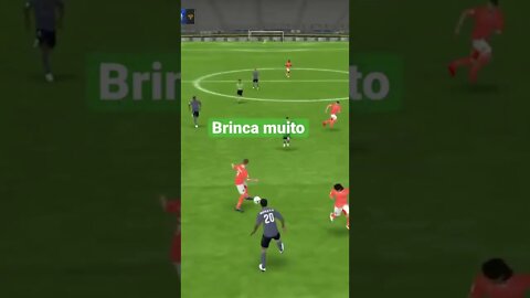 Cavani brincando com a zaga do menino ! FIFA 22