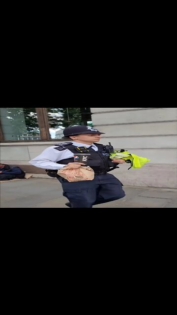 kfc they did not take by lights and syrians 😂😆👮😆😂😆🚔