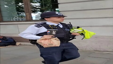 kfc they did not take by lights and syrians 😂😆👮😆😂😆🚔
