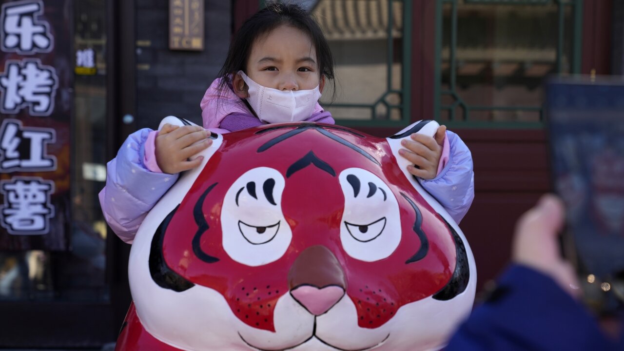 On Lunar New Year, Chinese Offer Prayers At Temples