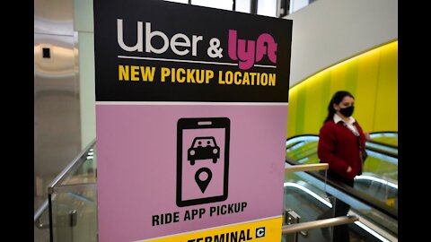 Lyft, Uber to Cover Fees for Drivers Sued under Texas Law