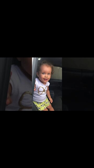 Achou o bebé dentro do carro - Found the baby in the car - #shorts #linda #bebe #viral
