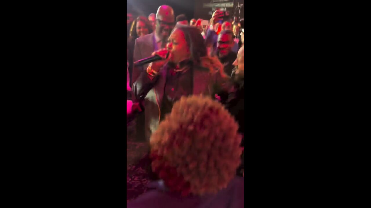 Lisa Knowles - taking’em to church 🎤🎶🎶 Kirk Franklin & Dorinda Clark