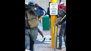 WATCH: Windy weather has Capetonians defying gravity (1)