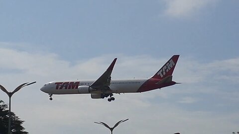 Boeing 767-300ER PT-MSX na aproximação final antes de pousar em Manaus vindo de Guarulhos