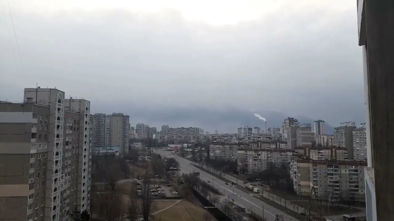Ukraine army deploys MLRS in residential area, don't giving a fck about return fire