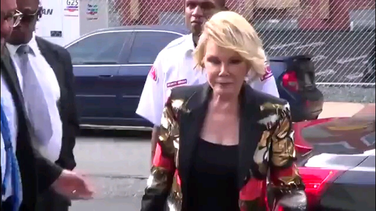 Joan Rivers tells interviewer that everyone in Hollywood knows that Michelle Obama is a man