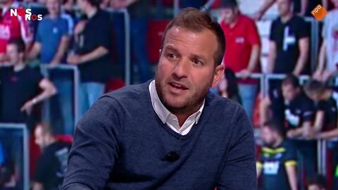 Rafael van der Vaart: "Apart dat ten Hag nu met een ander systeem op de proppen komt."