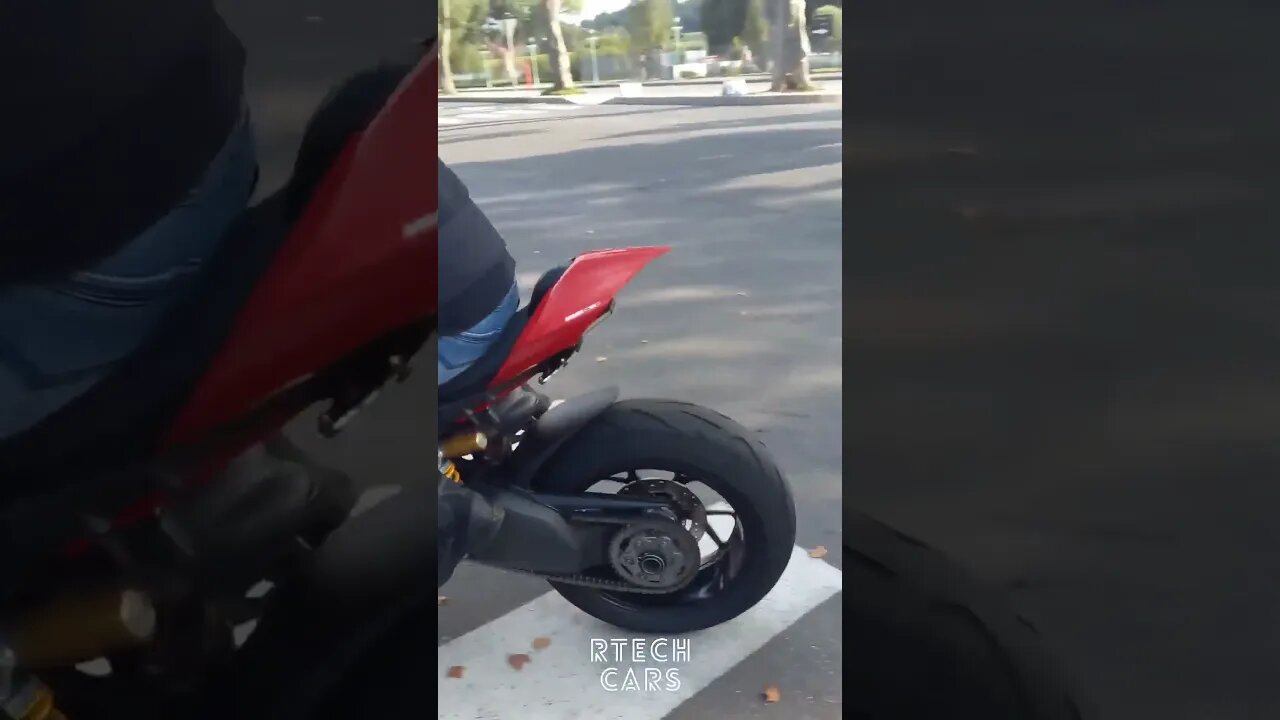 Bikes Arriving to Meet
