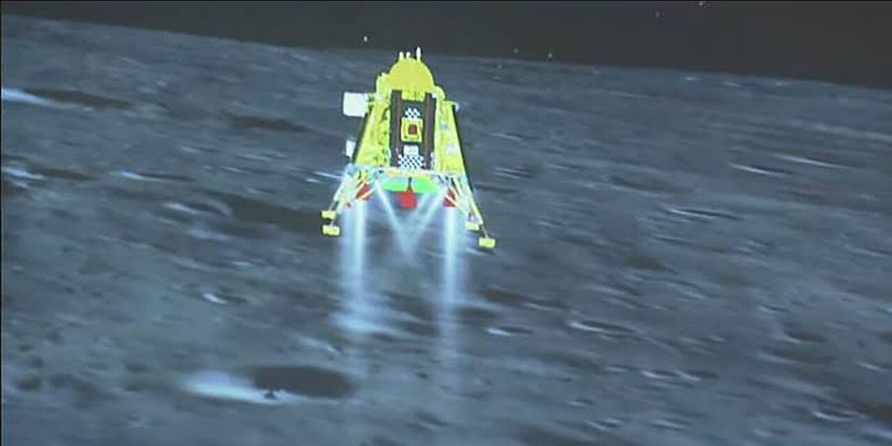 India lands on the moon, cheers erupt as Chandrayaan-3 touches down | USA TODAY