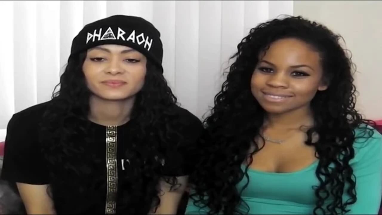 Lesbians Explain : How Two Girls Fall In Love