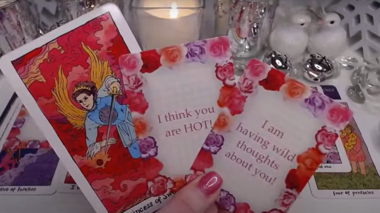 💖I THINK YOUR HOT!🔥💖YES! SOMEONE WHO'S HAVING WILD THOUGHTS OF YOU✨💖COLLECTIVE LOVE TAROT READING ✨