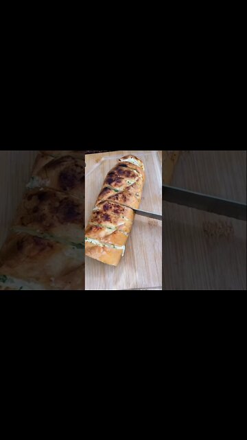 PÃO DE ALHO CASEIRO 🥐🧄 | Receitas #Shorts