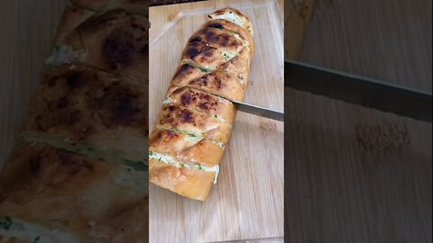 PÃO DE ALHO CASEIRO 🥐🧄 | Receitas #Shorts