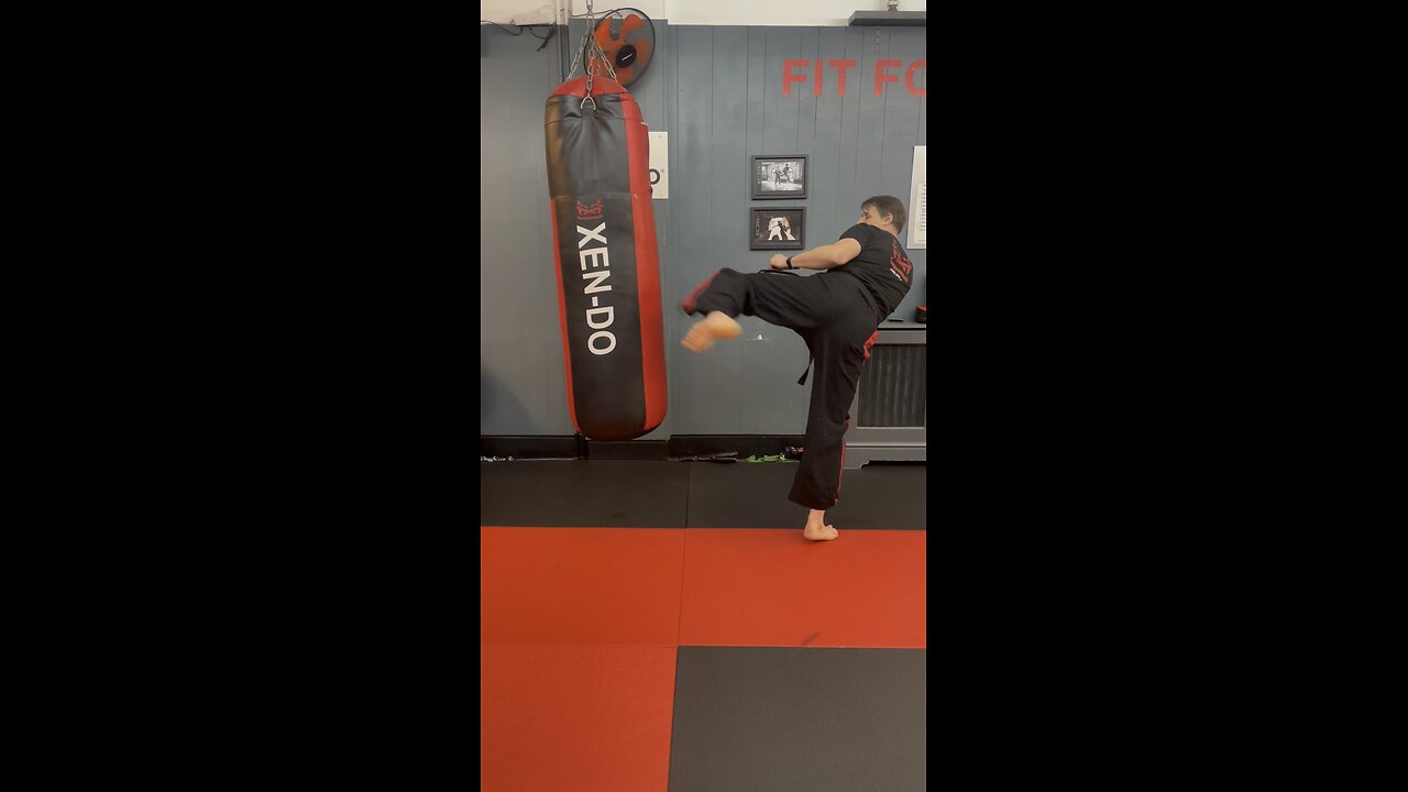 The kicks for beginners - kickboxing