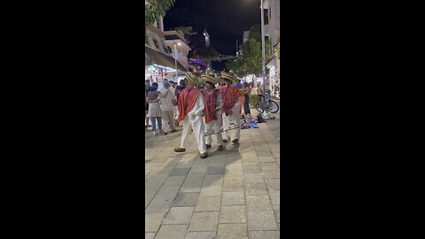 Mexico hilarious street performance