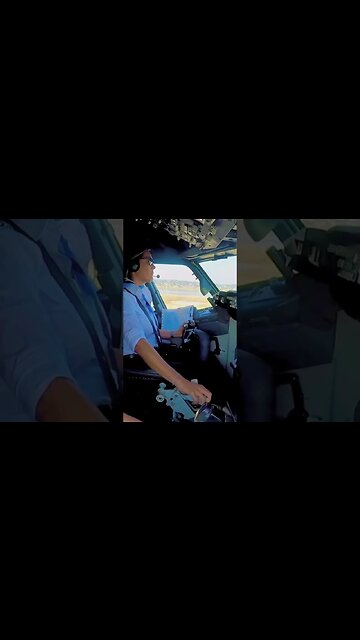 👩🏼‍✈️ 737 touching down in Corfu🇬🇷