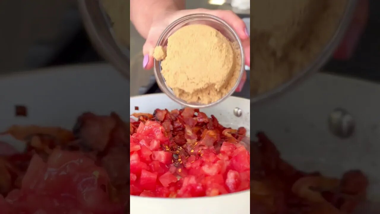 Impress your guests with this AMAZING Tomato Bacon Jam