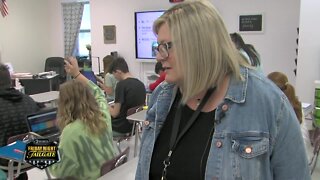 Verdigris community supports teacher after car wreck