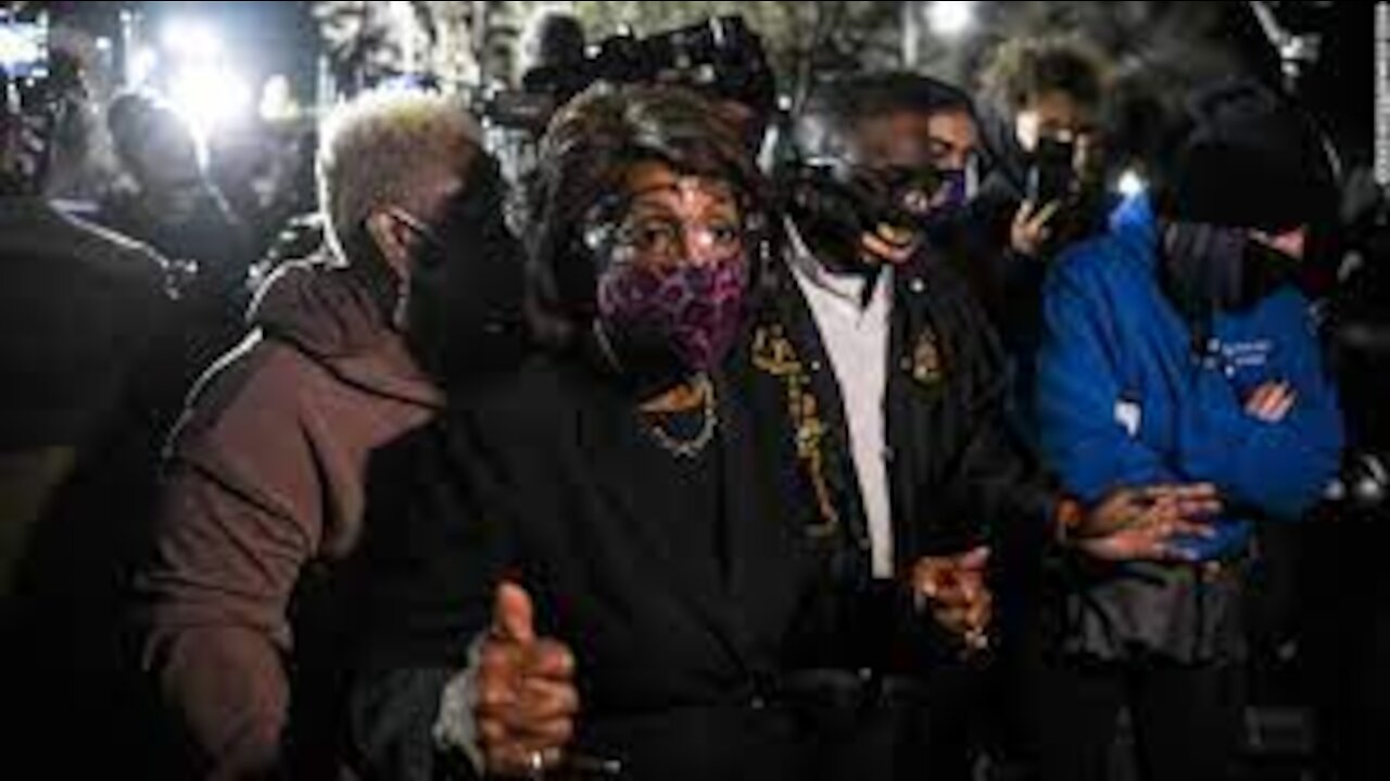Maxine Waters Unleashes on ‘Dangerous’ Trump & Allies, But CNN Fails to Note Raging Hypocrisy