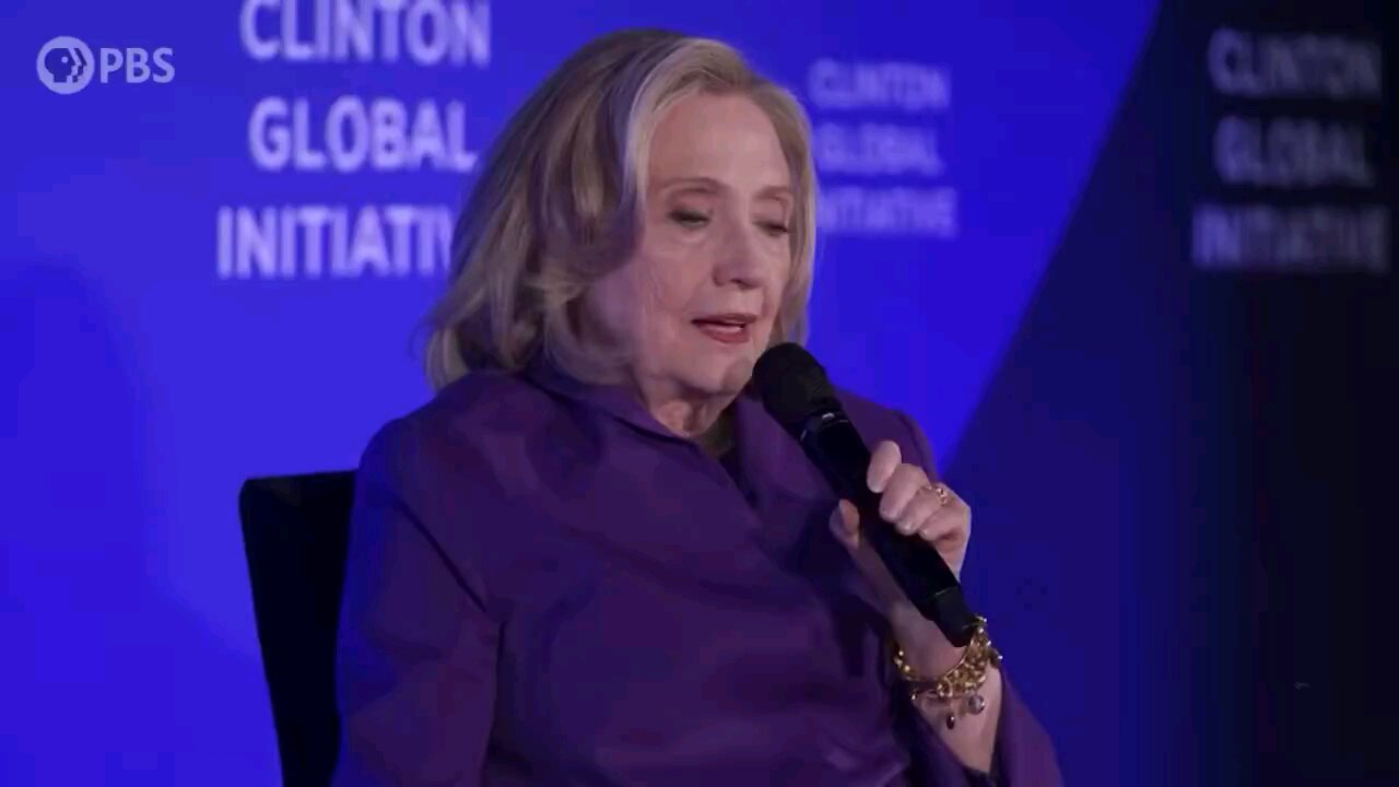 Hillary Clinton: "The press needs a consistent narrative about the danger that Trump poses."