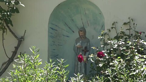 SAINT HOOD TO THE HEROES OF THE PEOPLE OF THE AMERICAN CONTINENT