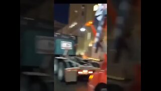 Comboio de caminhoneiros do Canadá protestando no Parlamento. #Shorts