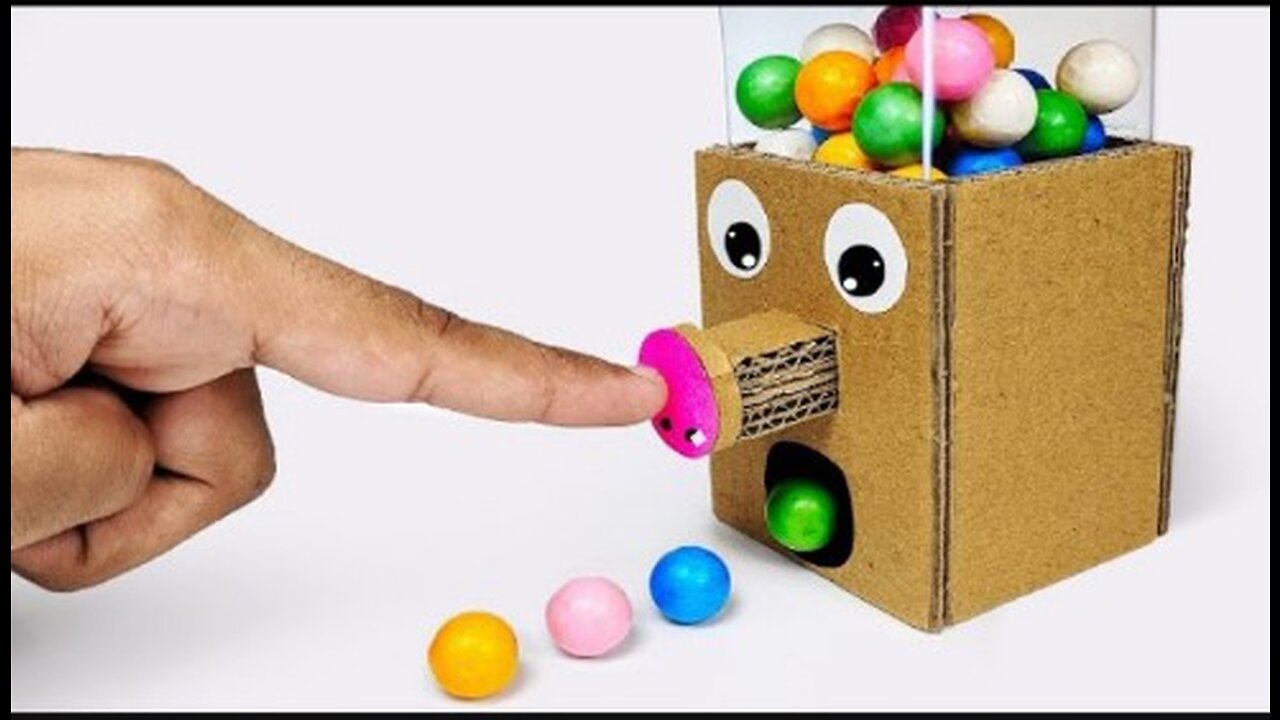 Comment fabriquer une machine distributive de bonbons à partir de carton