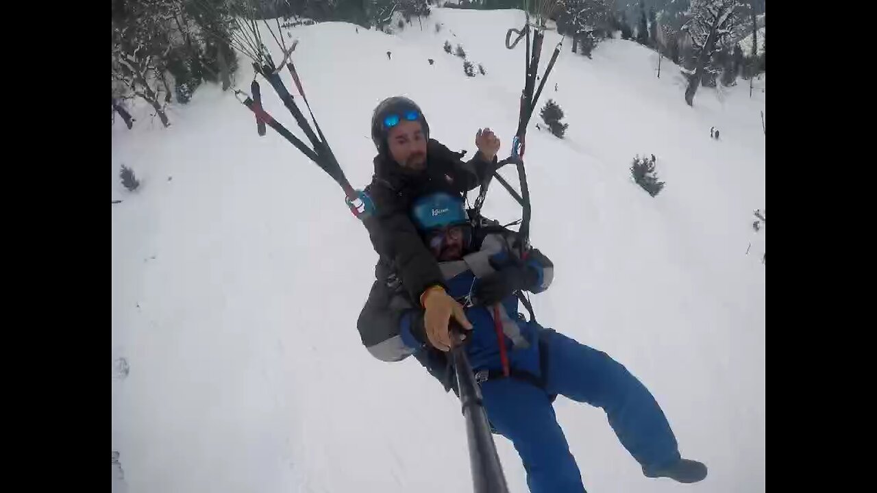 PARAGLIDING ENJOY THE RIDE