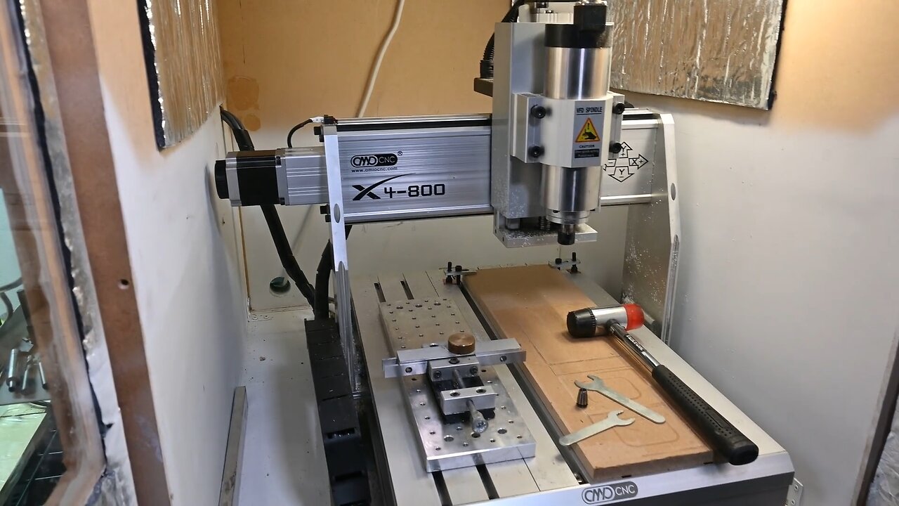 CNC RC Parts - Omio CNC Router tour - Sound proof box - Ball screws.