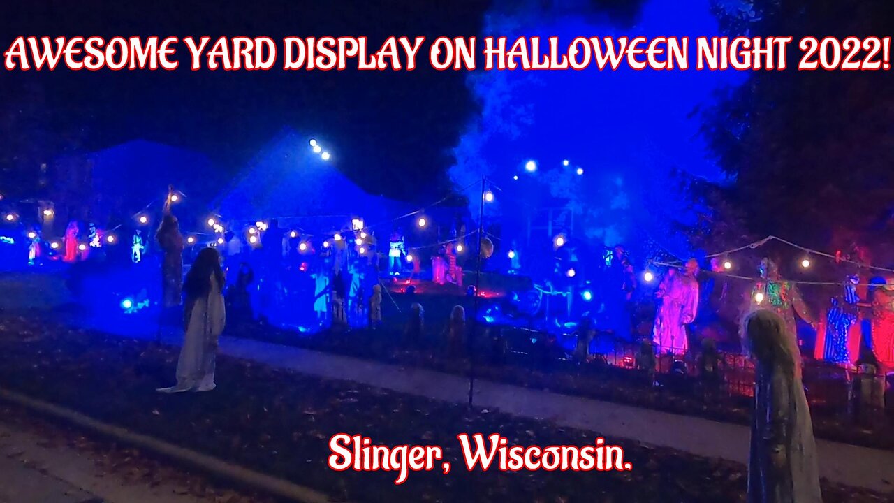 AWESOME YARD DISPLAY ON HALLOWEEN NIGHT! Slinger, Wisconsin.